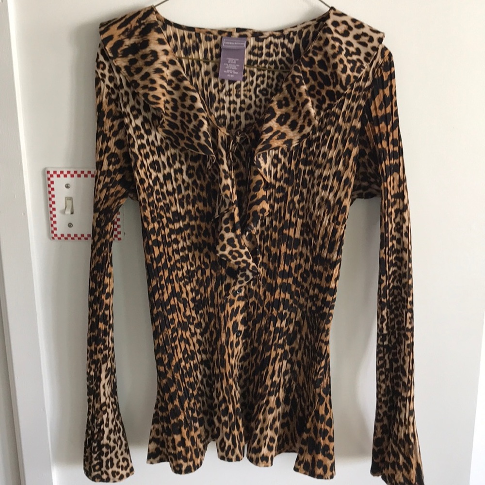 Laura Scott ruffled front blouse